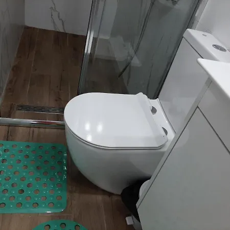 Apartment Sweet Dreams 4 *